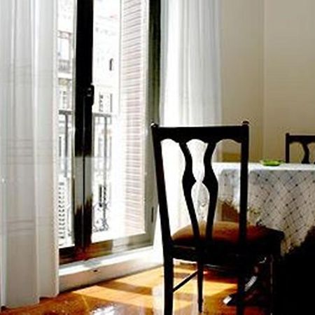 Hostal Delfina Мадрид Экстерьер фото