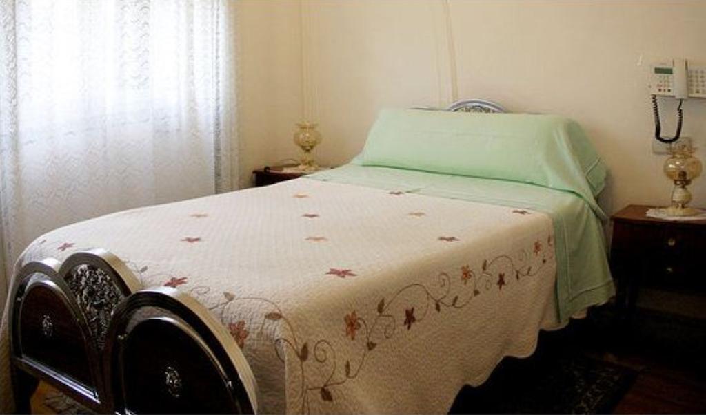 Hostal Delfina Мадрид Номер фото