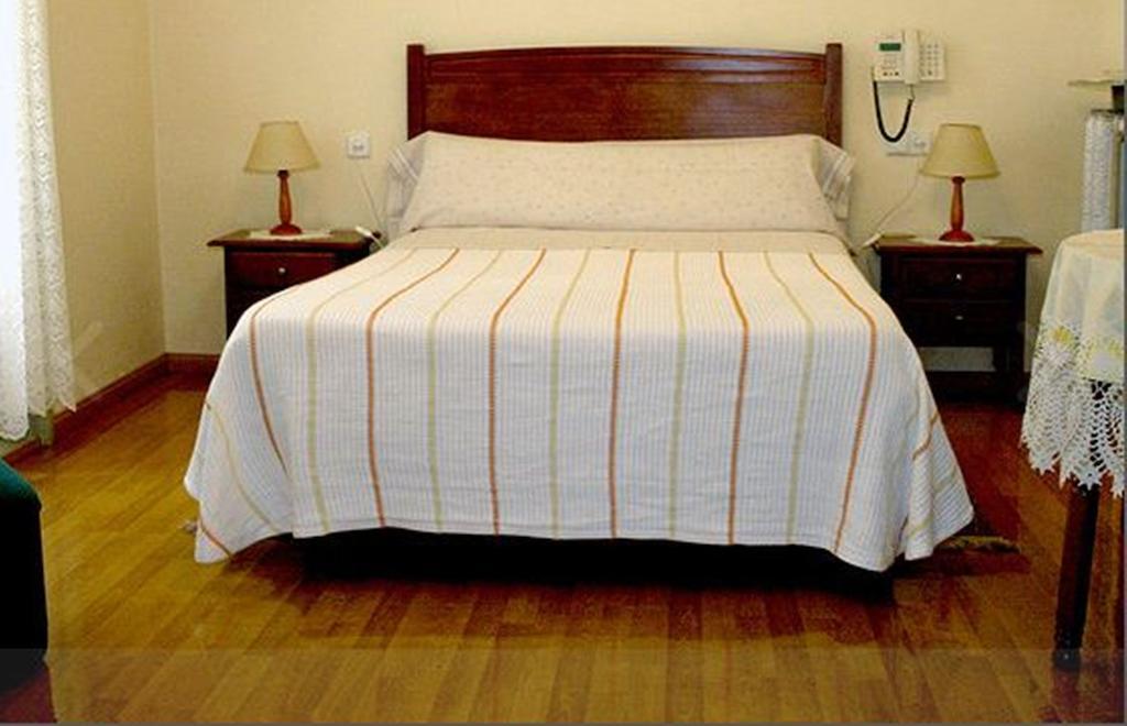 Hostal Delfina Мадрид Номер фото